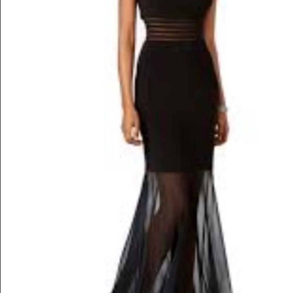 Size 4 Nightway Chiffon mermaid dress black. Sheer at the waist and at bottom.